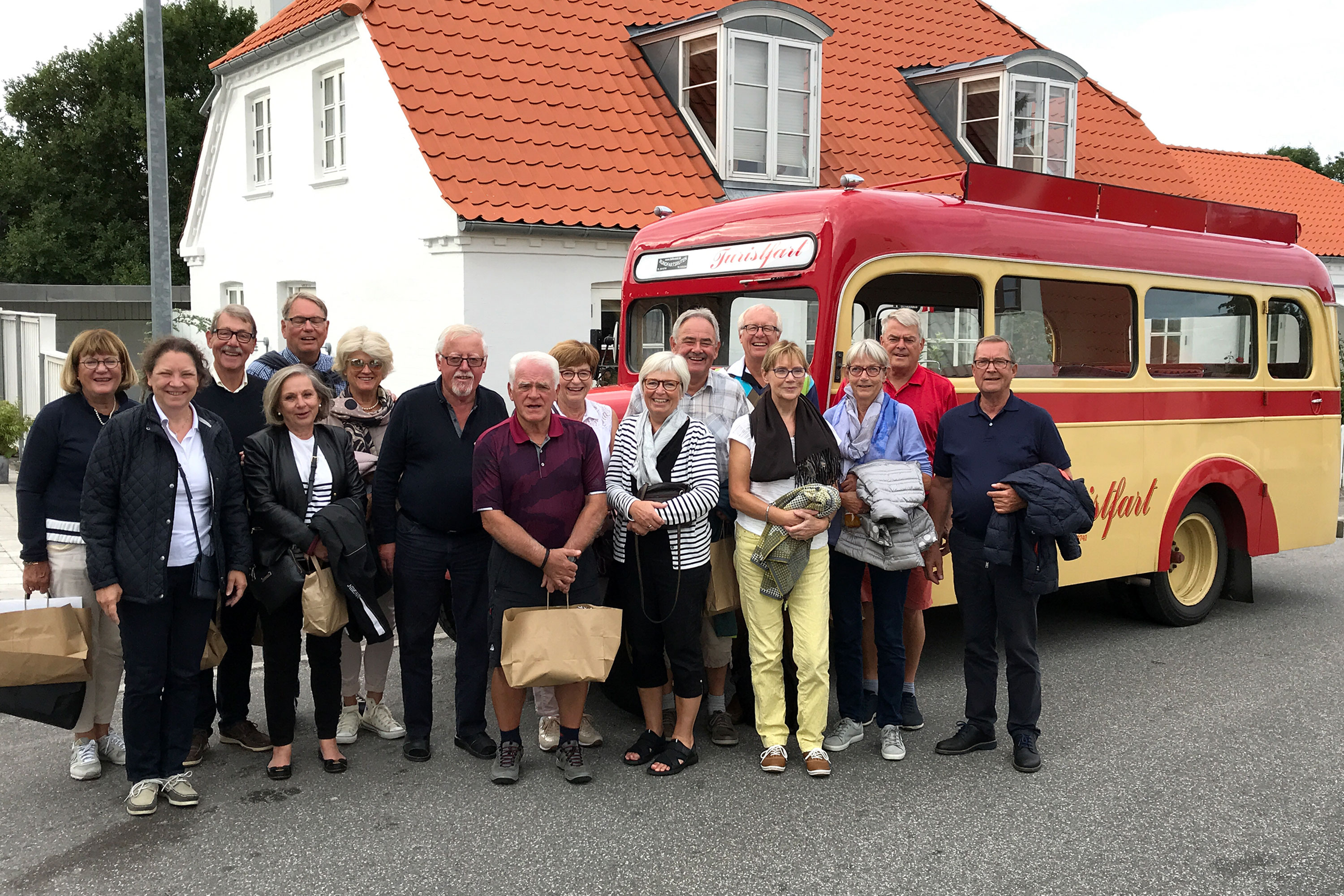 Veteranbussen og indhold